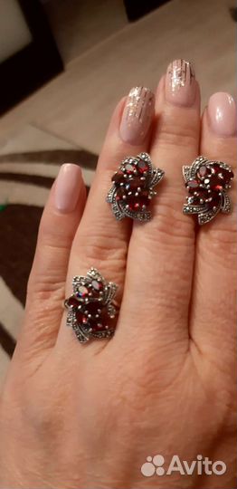 Серебро. Кольцо, серьги (гранат)