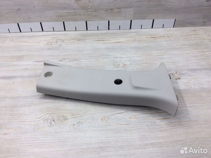 Обшивка стойки средней верхняя правая Renault