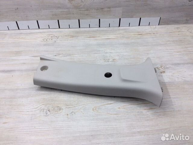 Обшивка стойки средней верхняя правая Renault