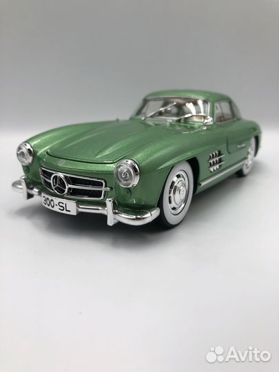 Модель автомобиля Mercedes- Benz 300 SL 1:24