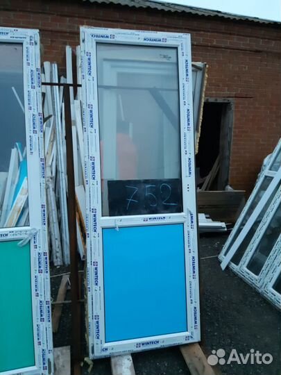 Дверь металлопластиковая