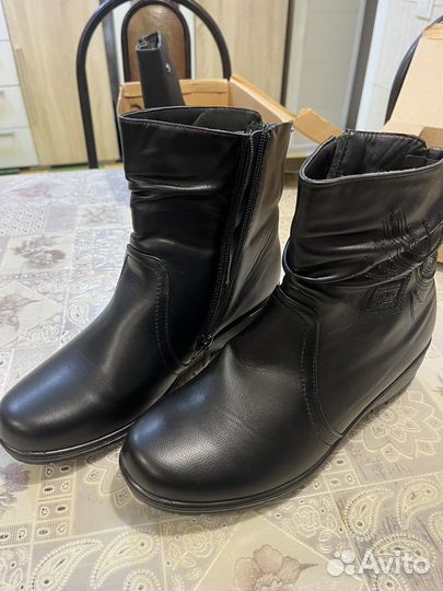 Ботинки женские