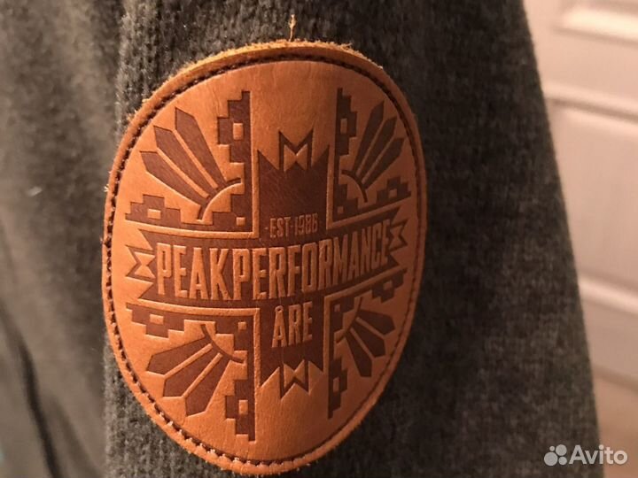 Толстовка женская Peak Perfomance S