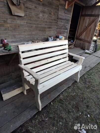 Лавочка уличная