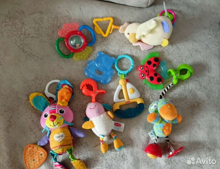 Игрушки подвески и прорезыватели