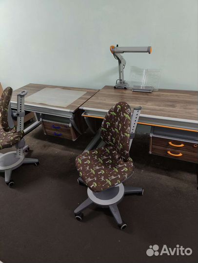 Растущая парта Moll орех