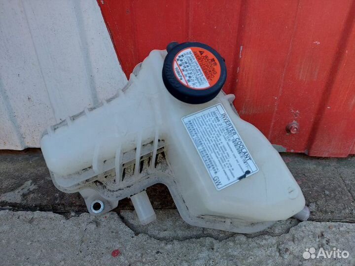 Расширительный бачок инвертора Toyota Camry