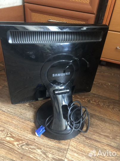 Монитор Samsung