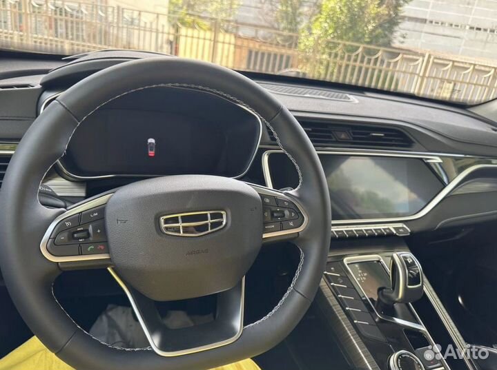 Водитель Geely Atlas pro комфорт класс