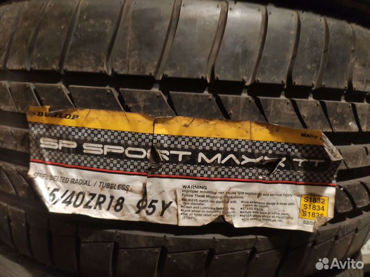 Dunlop SP Sport Maxx 255/40 R18