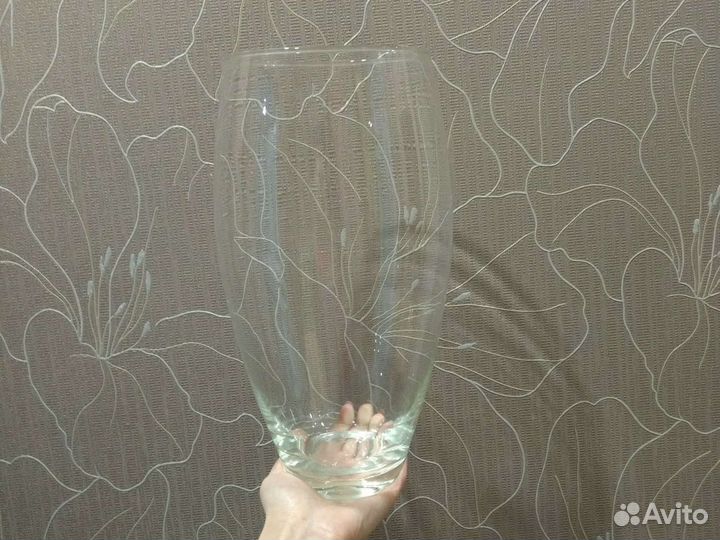 Стеклянная прозрачная ваза бочка 13*30