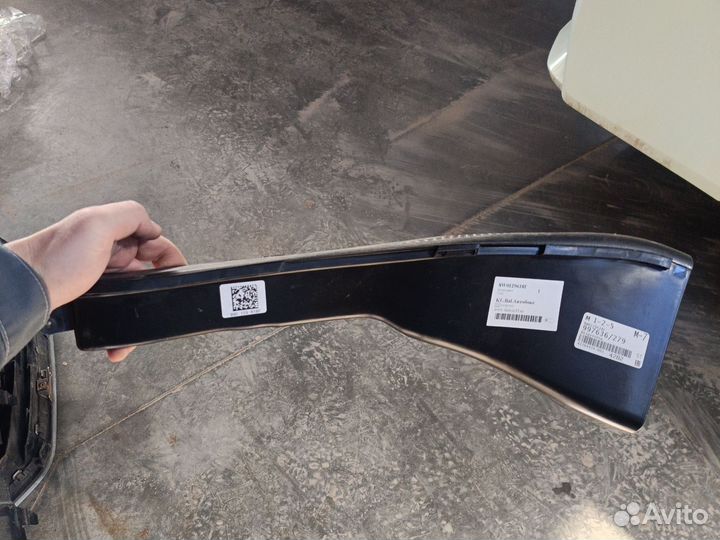 Фланец воздуховода VAG 8W0129618F