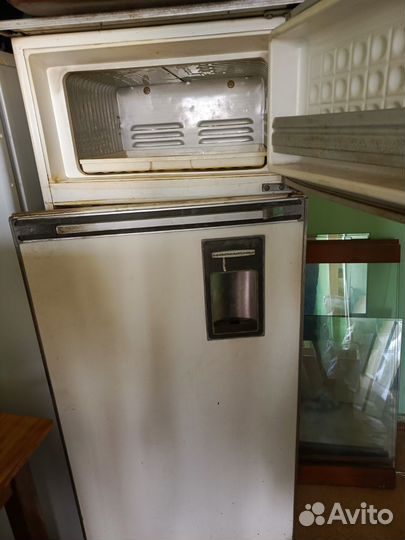 Холодильник СССР б/у