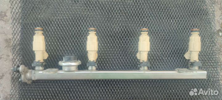 Топливная рампа с форсунками Hyundai-Kia