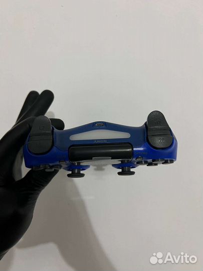 Джойстик ps4 новый + зарядка читайте описание