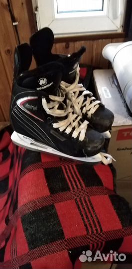 Коньки хоккейные