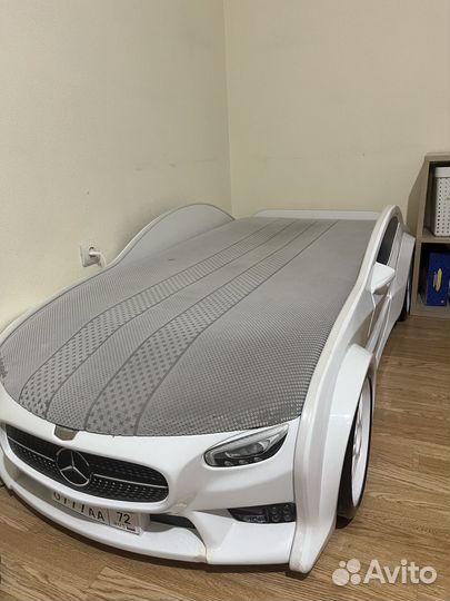 Детская кроватка машинка