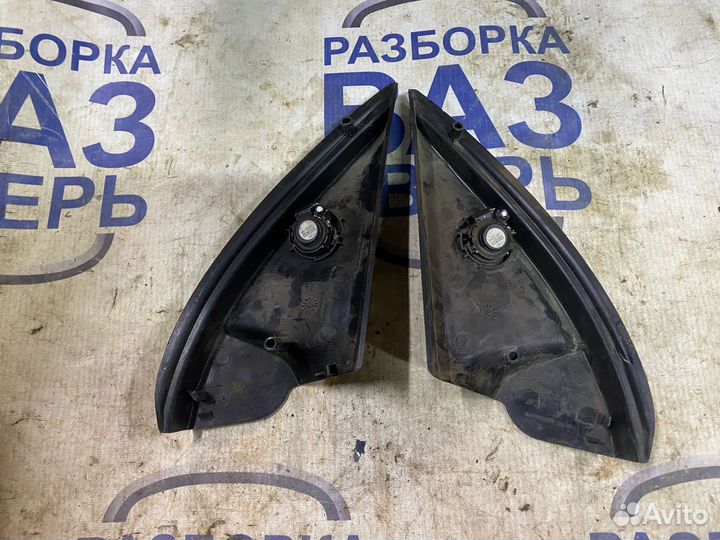 Треугольник зеркала Пежо 206