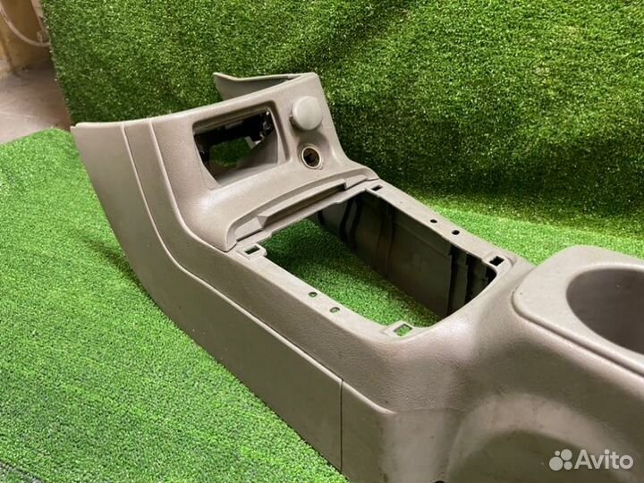 Подлокотник Mitsubishi Galant 8 EA 2002