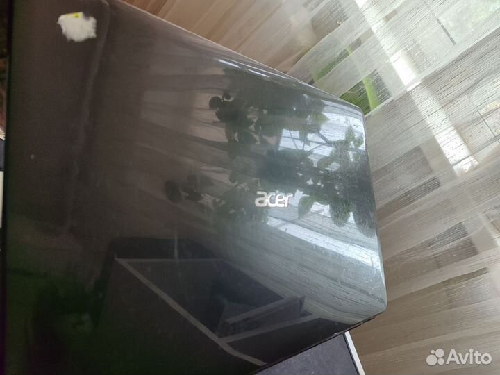 Ноутбук Acer E1-571G
