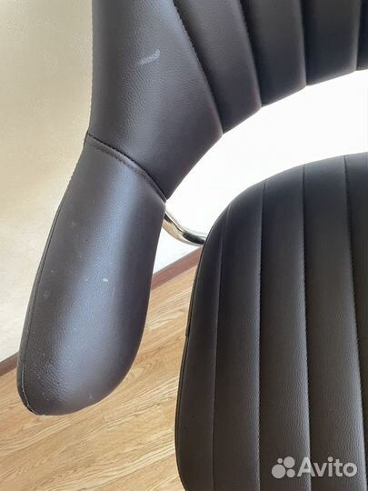 Стул для визажиста бровиста