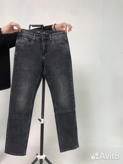 Джинсы классические мужские