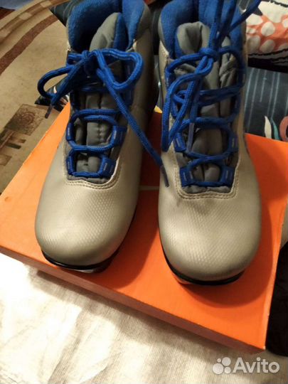 Лыжные ботинки