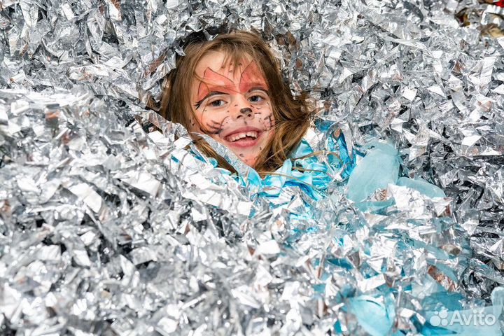 Шоу с серебристой фольгой + герой аниматор