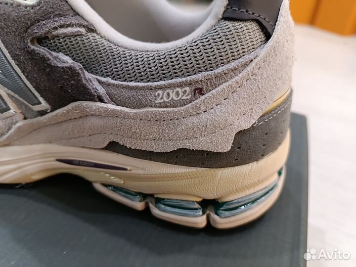 Кроссовки new balance 2002r