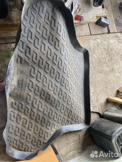 Коврик в багажник лада приора