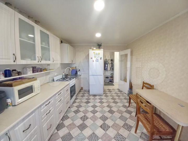 4-к. квартира, 84,6 м², 2/5 эт.