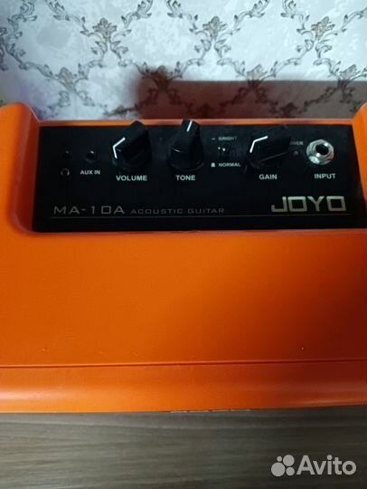 Гитарный комбоусилитель