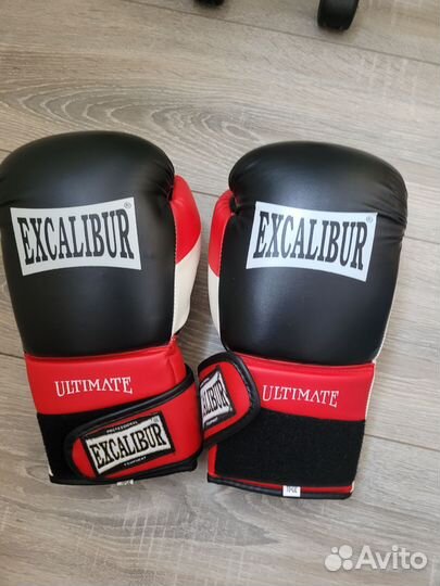 Боксерские перчатки 10 oz