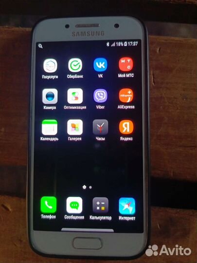 Телефон Samsung galaxy a3 2017