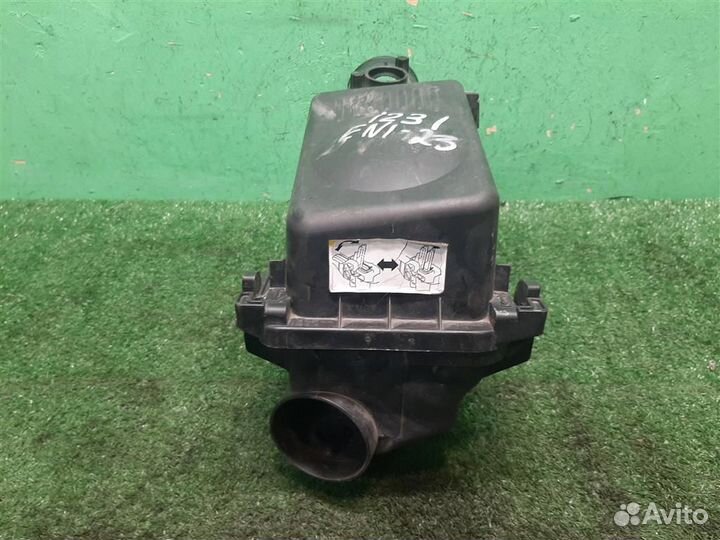 Корпус воздушного фильтра Toyota Corolla E120 2006