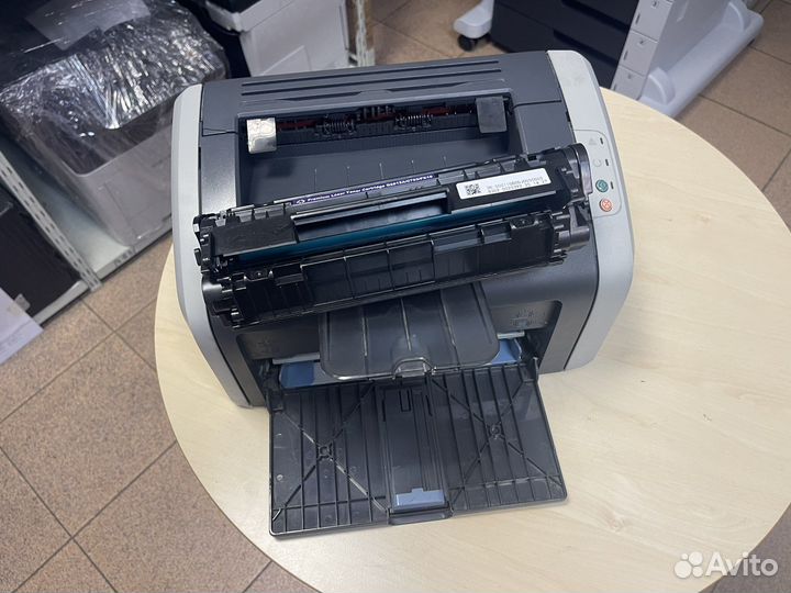Принтер лазерный hp 1018 бу картридж полный