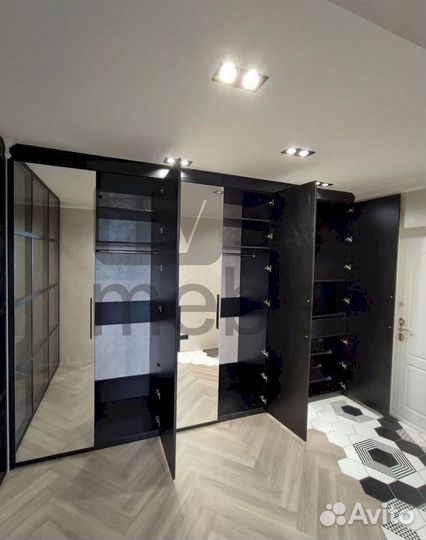 Черный шкаф