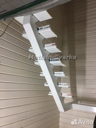 Лестница в дом на одном косоуре № 273