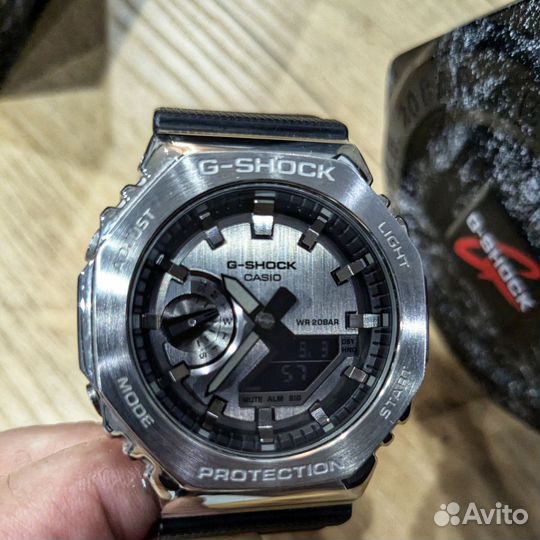 Часы Casio G-Shock GM-2100-1A