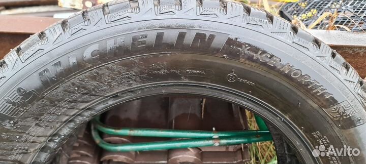 Michelin X-Ice North 4 215/60 R16