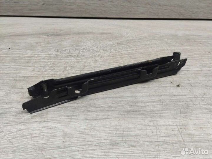 Крепления крыла и бампер Mercedes C W203