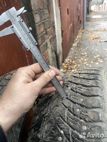 Nokian Tyres Hakkapeliitta 8 SUV 215/65 R16