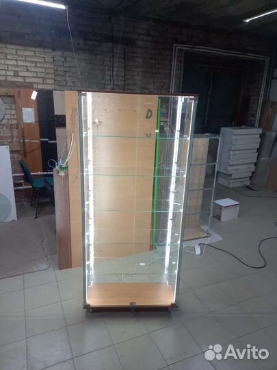 Стеклянная витрина