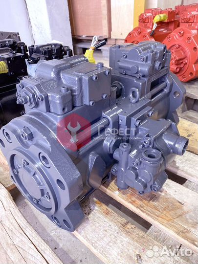 Гидравлический насос Case CX210LR KRJ6199