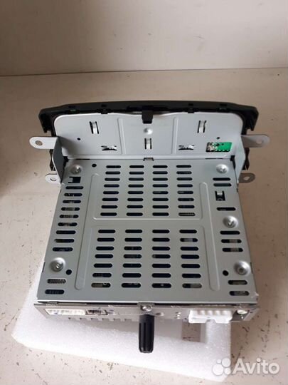 Автомагнитола Renault Duster 281159486R