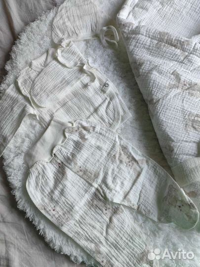 Комплект на выписку 5 в 1 новый