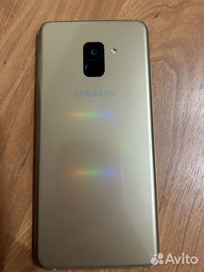 Samsung Galaxy A8+, 4/32 ГБ