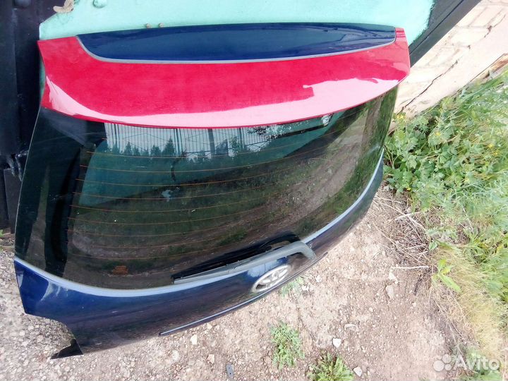 Крышка багажника Toyota Auris E150