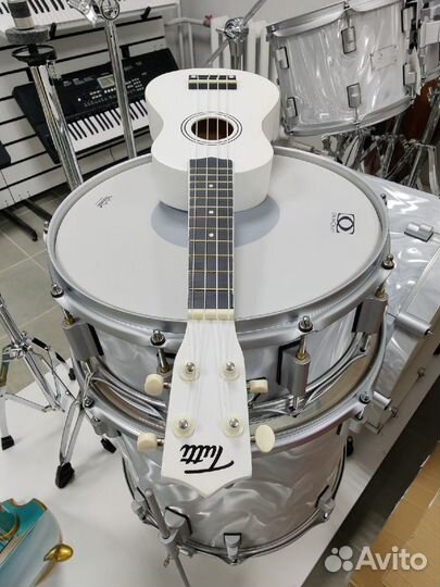 Tutti JR-13 LBL Укулеле концертная голубой