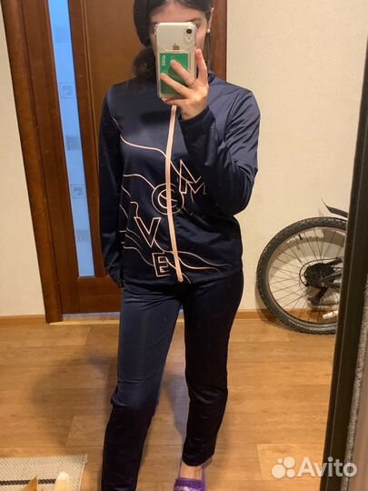 Спортивный костюм женский